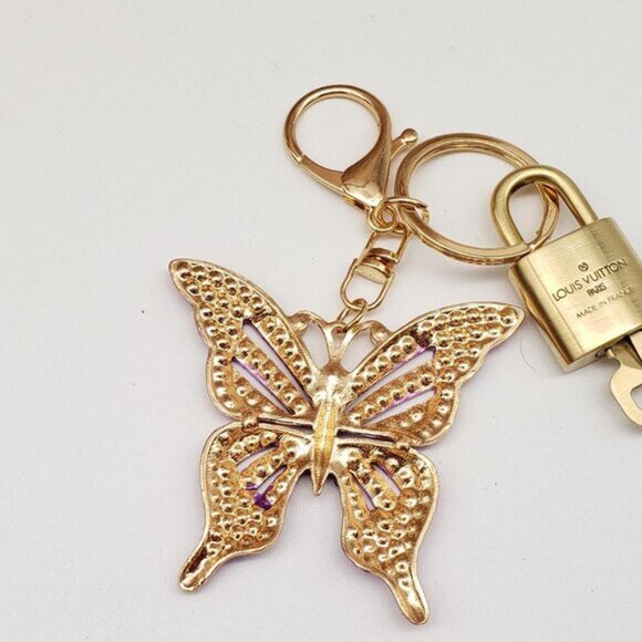 Auth Louis Vuitton Lock & Key with Unbranded Butterfly Charm, Keychain 090925 - Picture 4 of 8